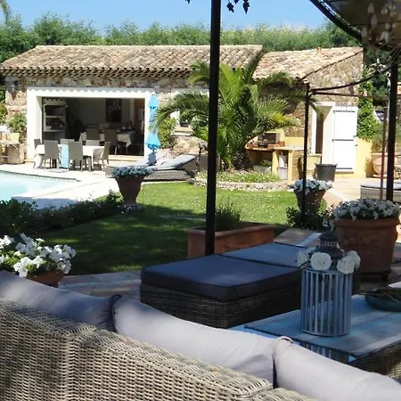 Parfum De Roses Bed & Breakfast