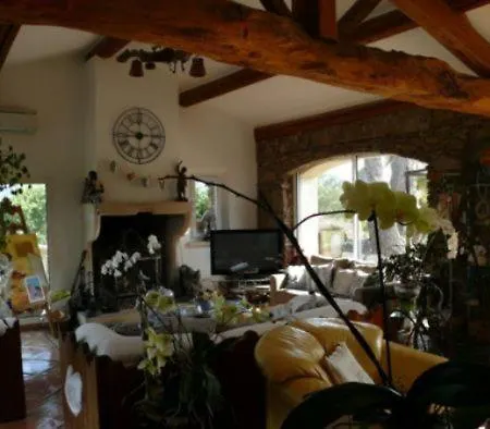 Parfum De Roses Bed & Breakfast