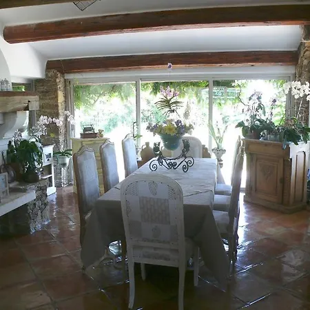 Parfum De Roses Bed & Breakfast Cogolin