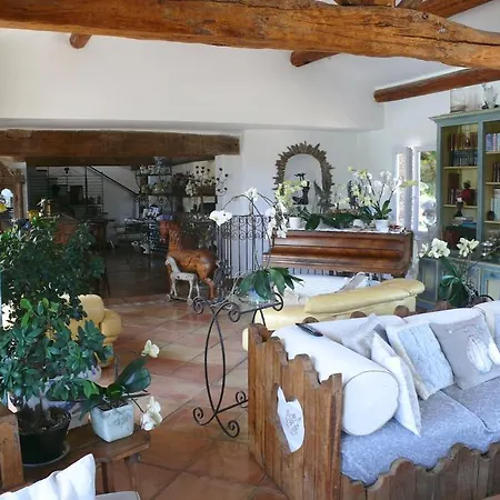Parfum De Roses Bed & Breakfast Cogolin