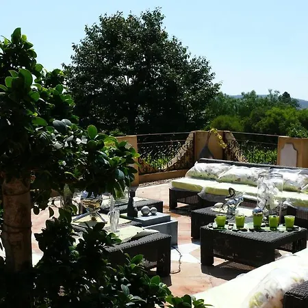 Parfum De Roses Bed & Breakfast